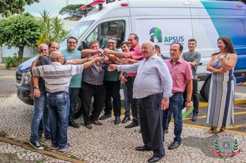 Mandaguaçu recebe nova ambulância