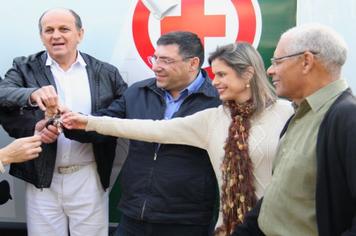 Prefeito realiza entrega oficial da ambulância (tipo B) para o município