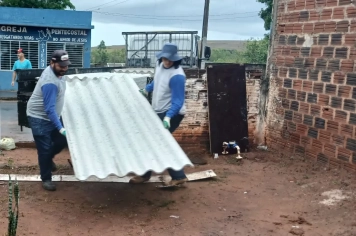 Prefeitura inicia entrega de telhas em casas mais afetadas por temporal