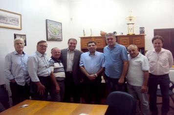 Horácio Monteschio visita prefeito de Mandaguaçu