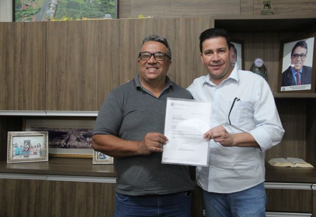 PREFEITO PROFESSOR ÍNDIO RECEBE O DEPUTADO ESTADUAL  ARILSON CHIORATO