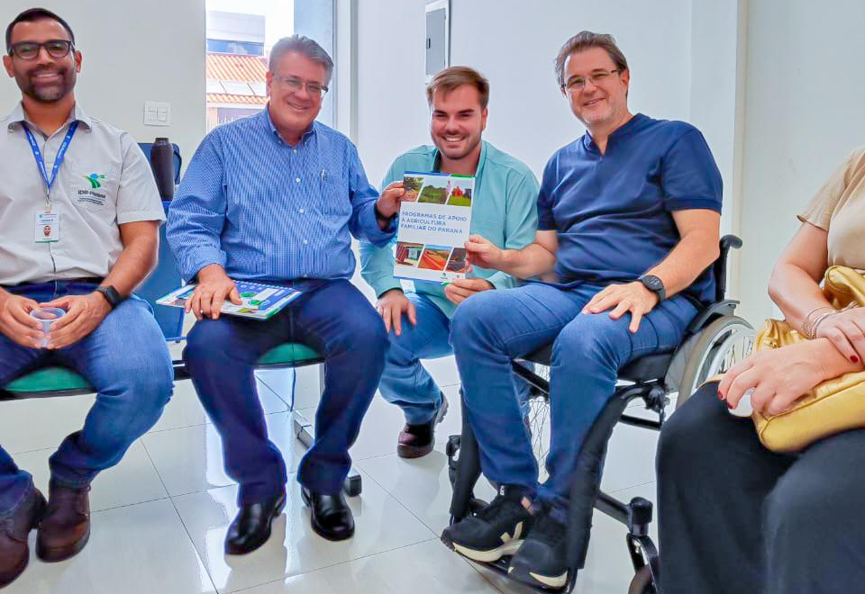 Prefeito Beto Dentista se reúne com chefe do Núcleo Regional de Agricultura.