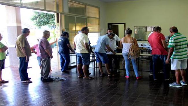 Prefeitura de Mandaguaçu começa a entregar os carnês do IPTU 2016