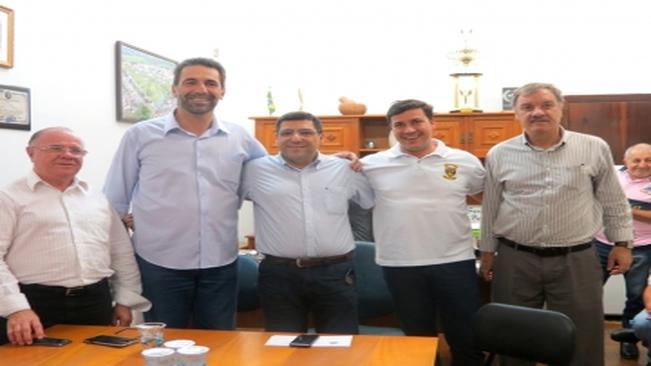 Deputado Estadual Enio Verri visita prefeito de Mandaguaçu